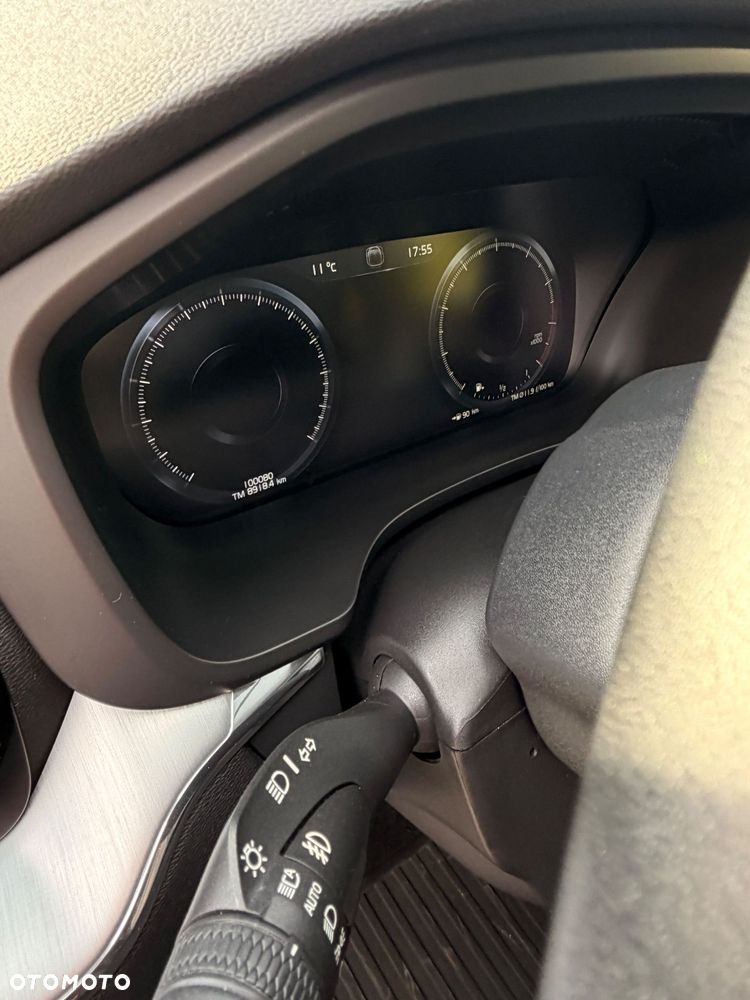 Volvo XC 60 T5 GPF Momentum - 17