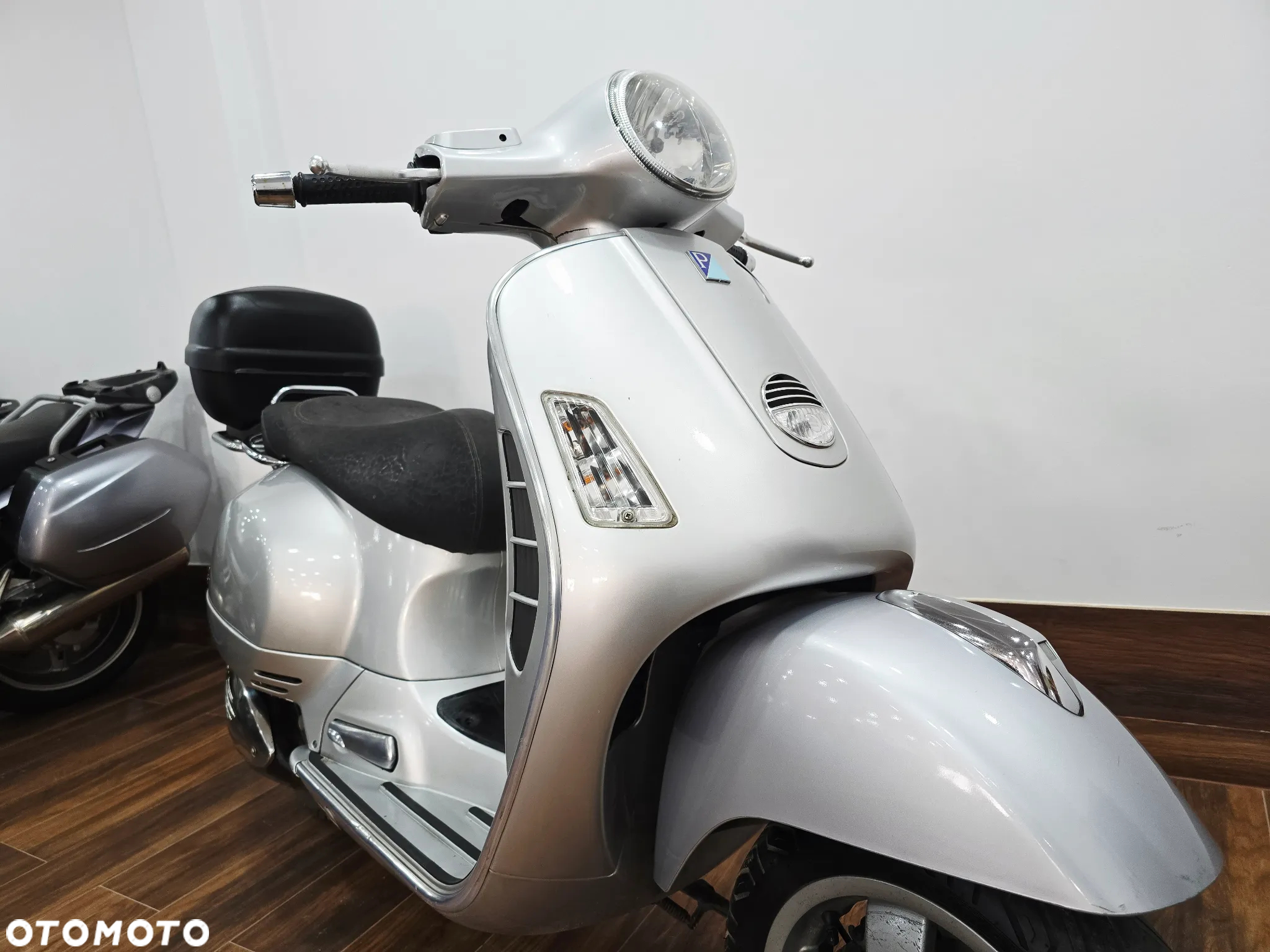 Piaggio Vespa - 10