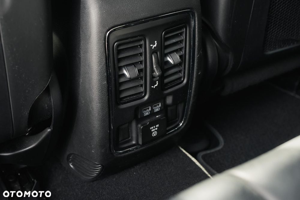 Jeep Grand Cherokee - 34