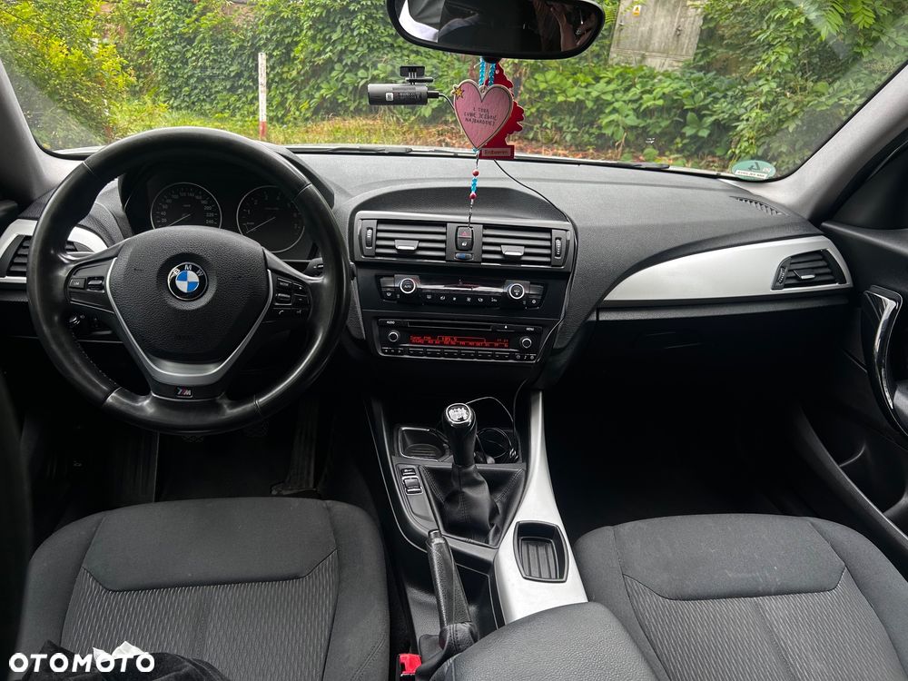 BMW Seria 1 116i - 11