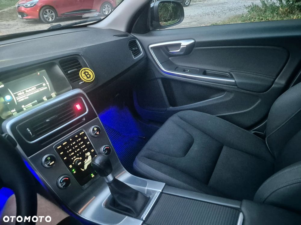 Volvo S60 D2 Edition - 14