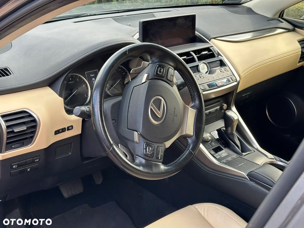Lexus NX 300 Comfort AWD - 11