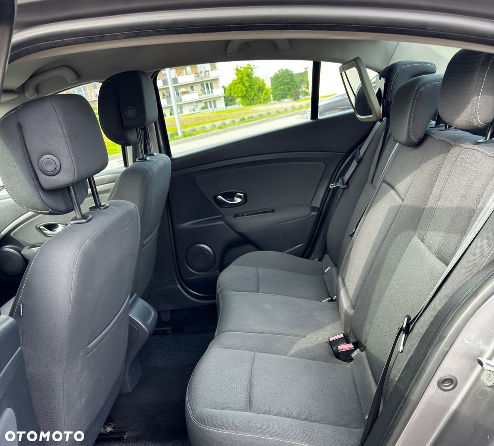 Renault Fluence 1.5 dCi Expression - 23