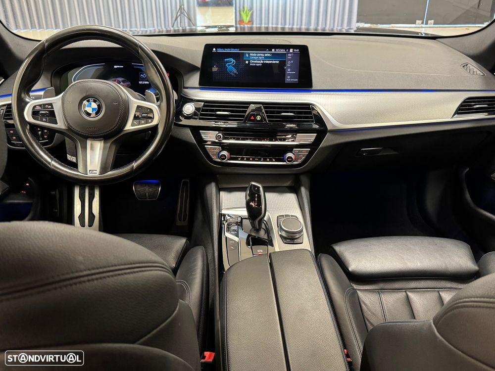 BMW 530 e Pack Desportivo M - 29