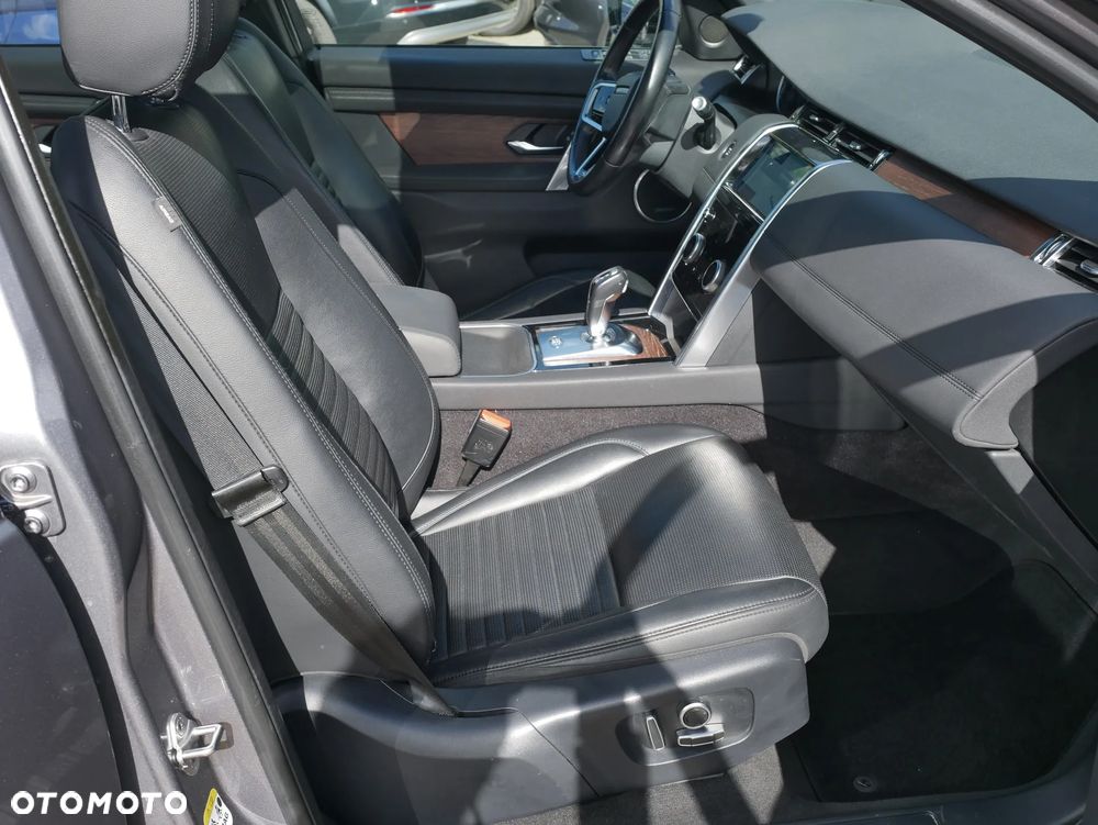 Land Rover Discovery Sport P300e SE - 23