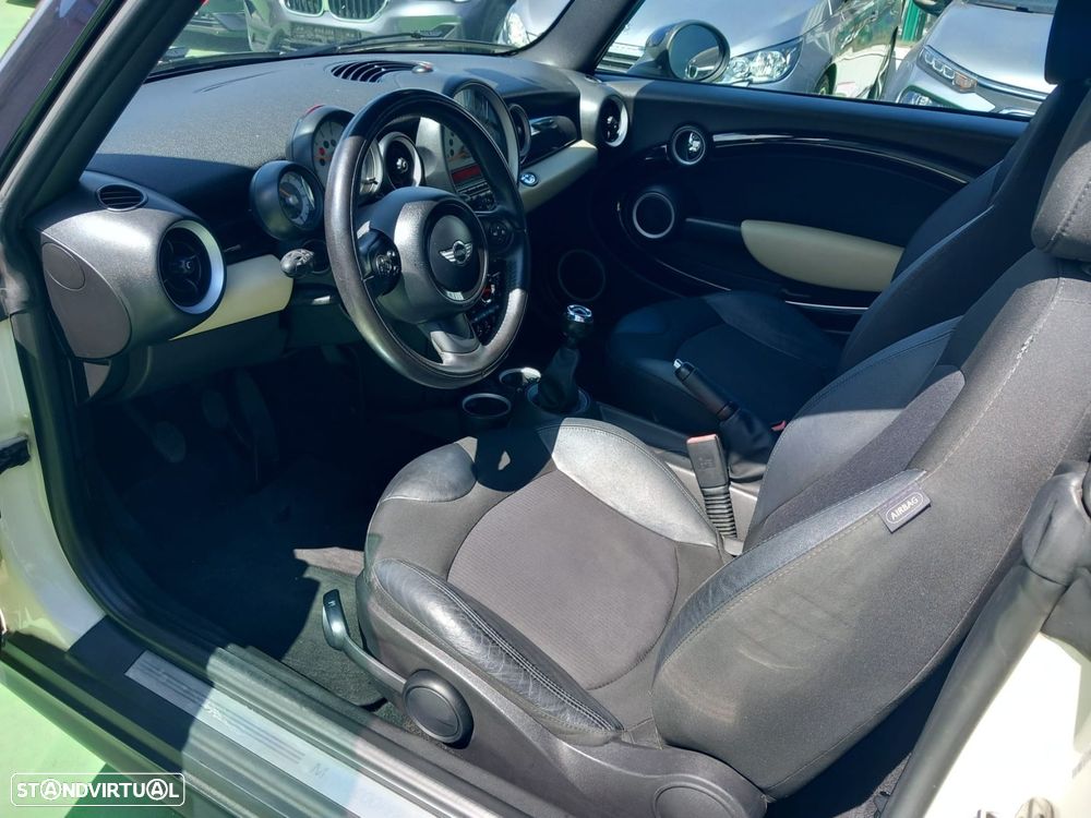 MINI Cabrio Cooper D - 17