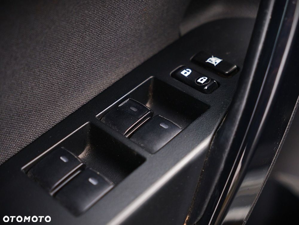 Toyota Auris 1.6 Premium Comfort - 12