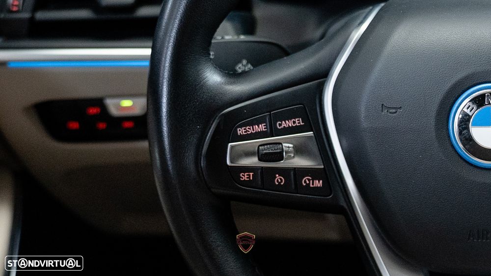 BMW 320 e Touring Line Luxury Auto - 25