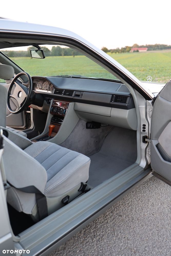 Mercedes-Benz W124 (1984-1993) - 23