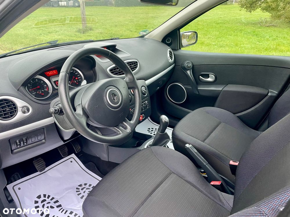 Renault Clio 1.2 16V Authentique - 23