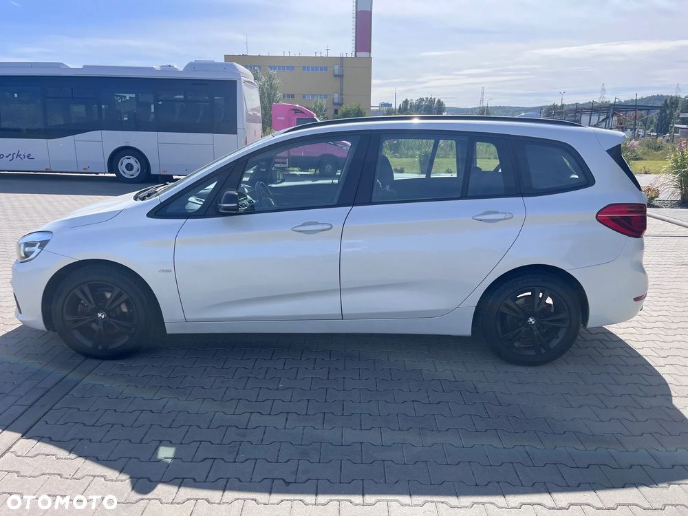 BMW Seria 2 216d Sport Line - 6