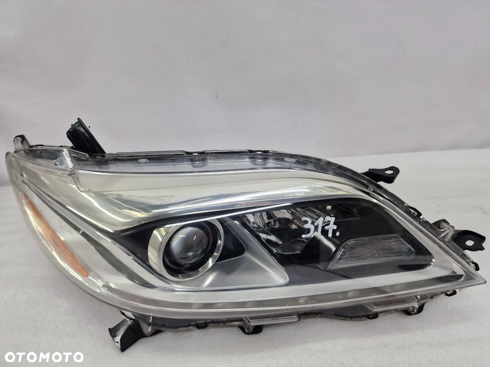 TOYOTA SIENNA SE 15- PRAWA LAMPA PRZEDNIA PRZÓD , NR AUKCJI LA317 - 1