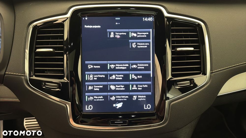 Volvo XC 90 T8 AWD Plug-In Hybrid R-Design 7os - 25