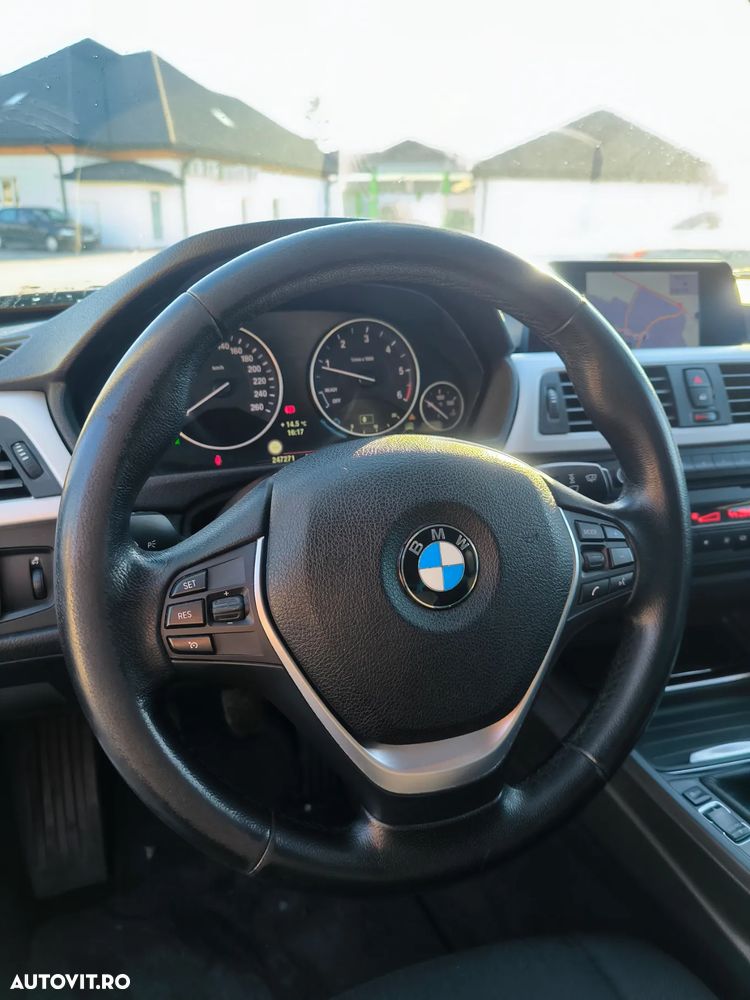 BMW Seria 3 320d Sport Line - 9