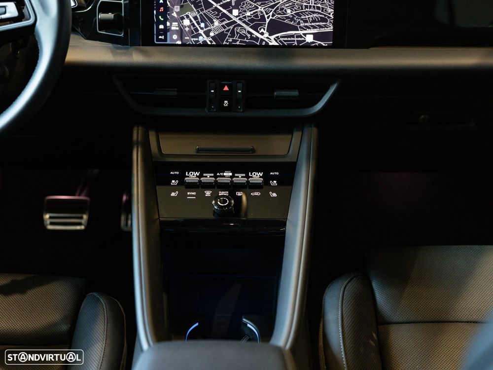 Porsche Macan Electric 4S - 38