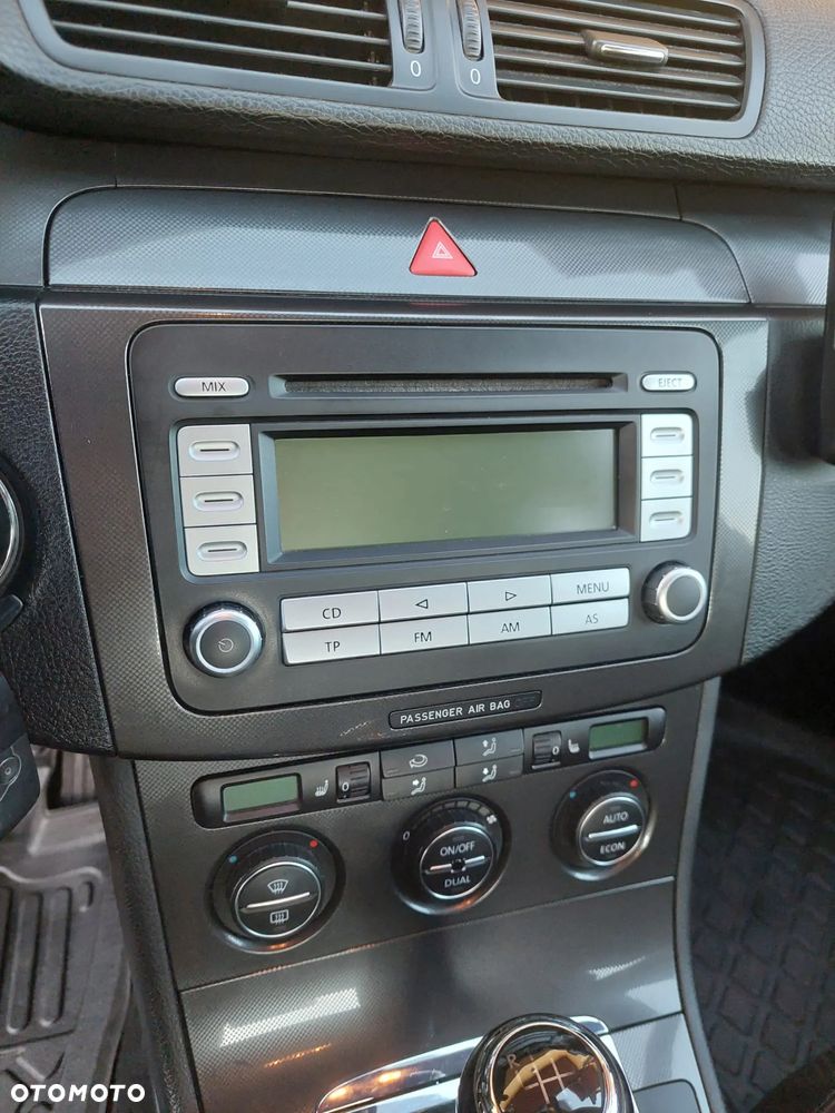 Volkswagen Passat 1.6 Comfortline - 16