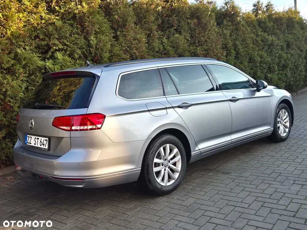 Volkswagen Passat - 11