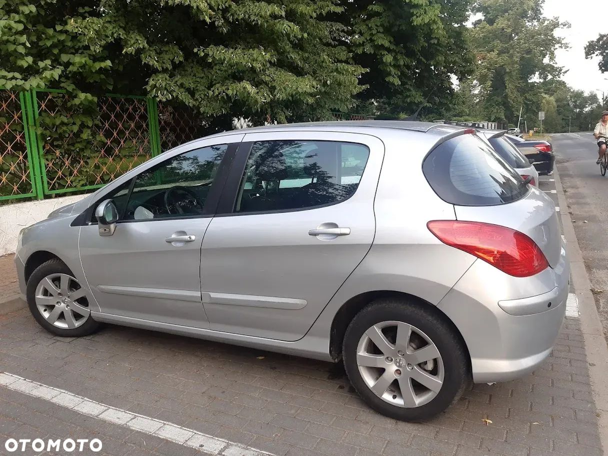 Peugeot 308 - 1