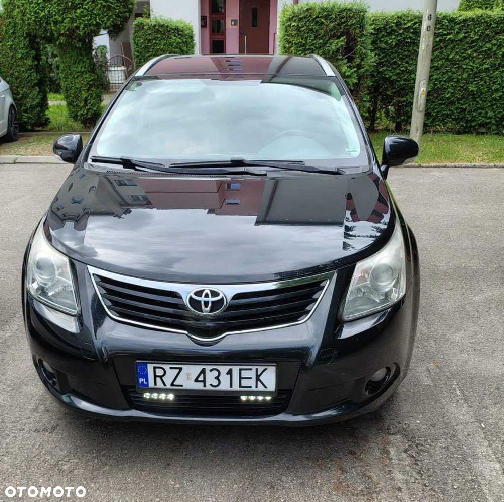 Toyota Avensis - 8