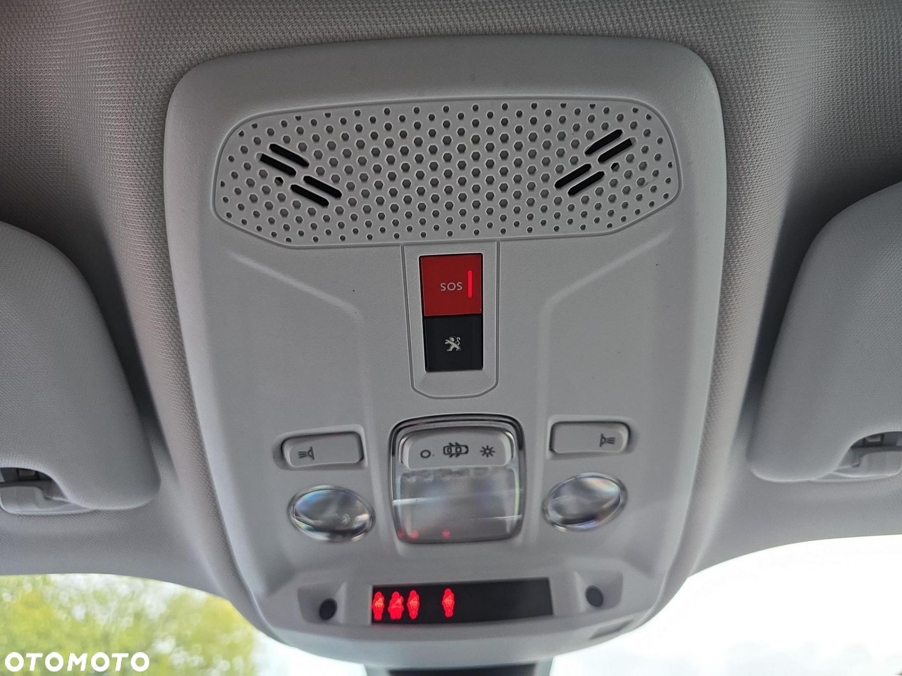 Peugeot 2008 1.5 BlueHDi Allure S&S - 22