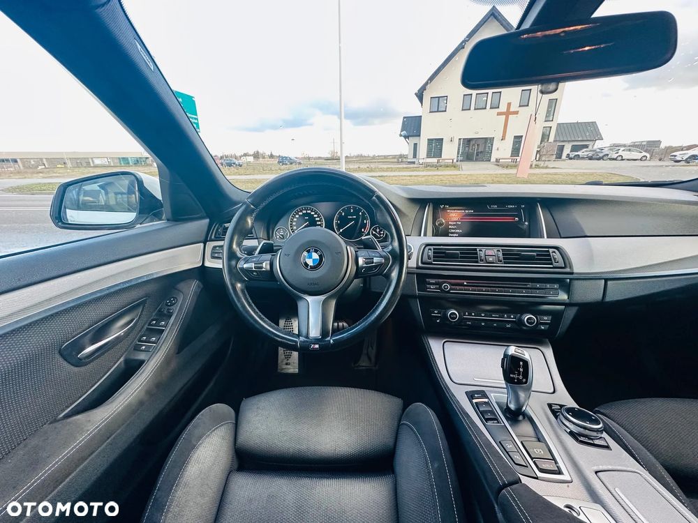 BMW Seria 5 525d xDrive Luxury Line - 7