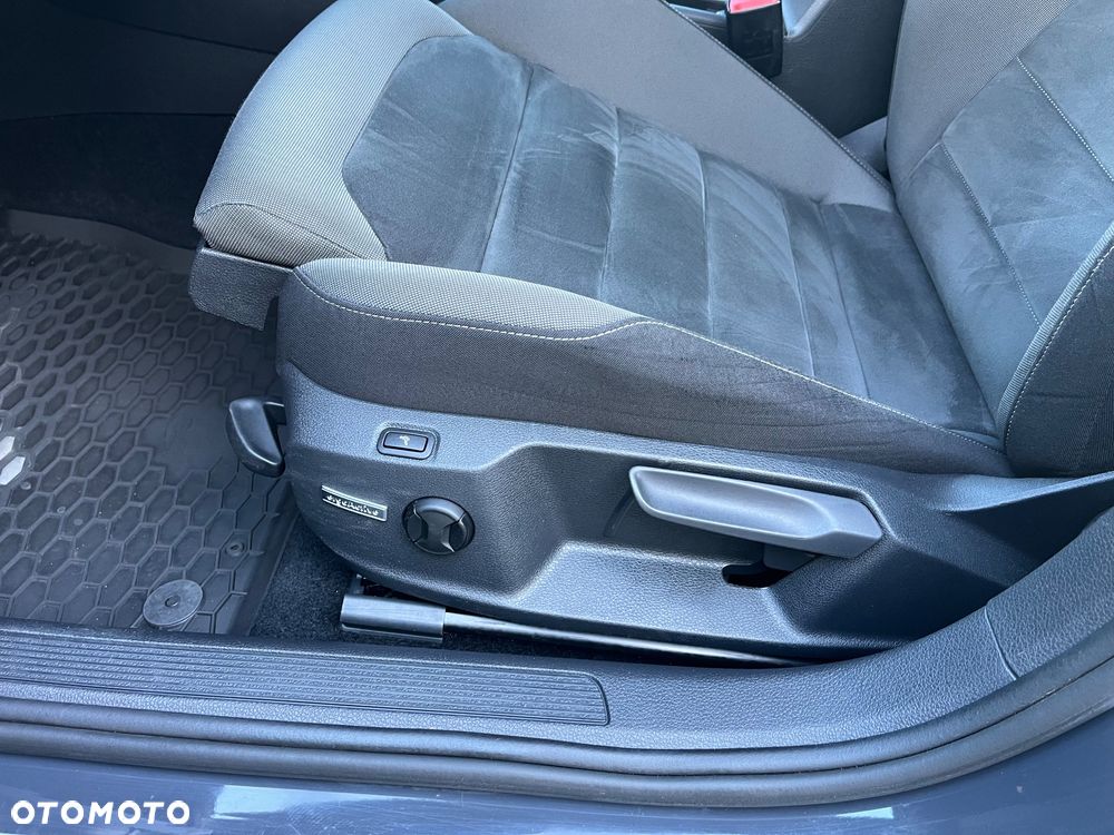 Volkswagen Golf 2.0 TDI (BlueMotion Technology) DSG Comfortline - 25