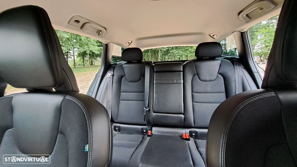 Volvo V60 2.0 D3 Momentum Plus - 7