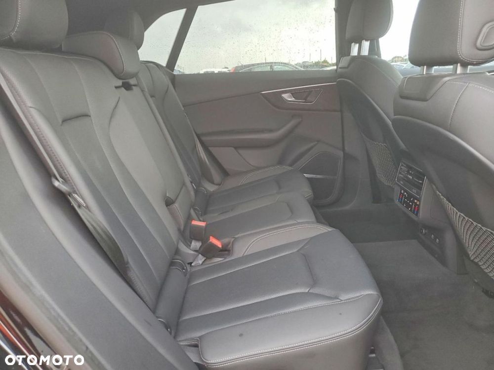 Audi Q8 - 10