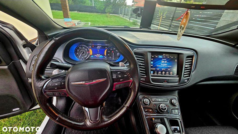 Chrysler 200 - 10