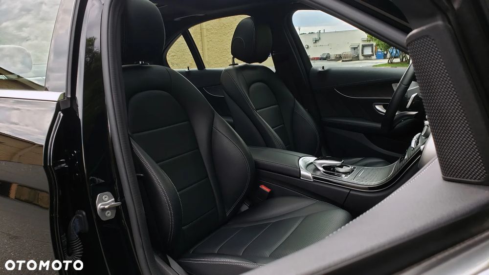 Mercedes-Benz Klasa C 300 7G-TRONIC AMG Line - 21