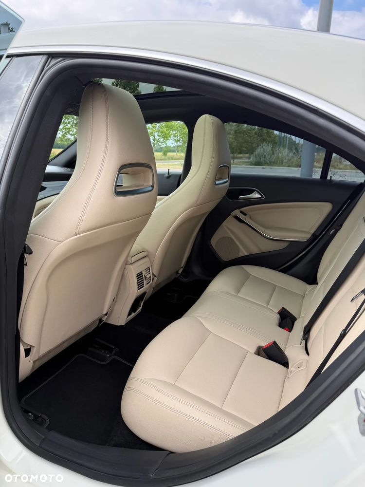 Mercedes-Benz CLA 250 7G-DCT - 21