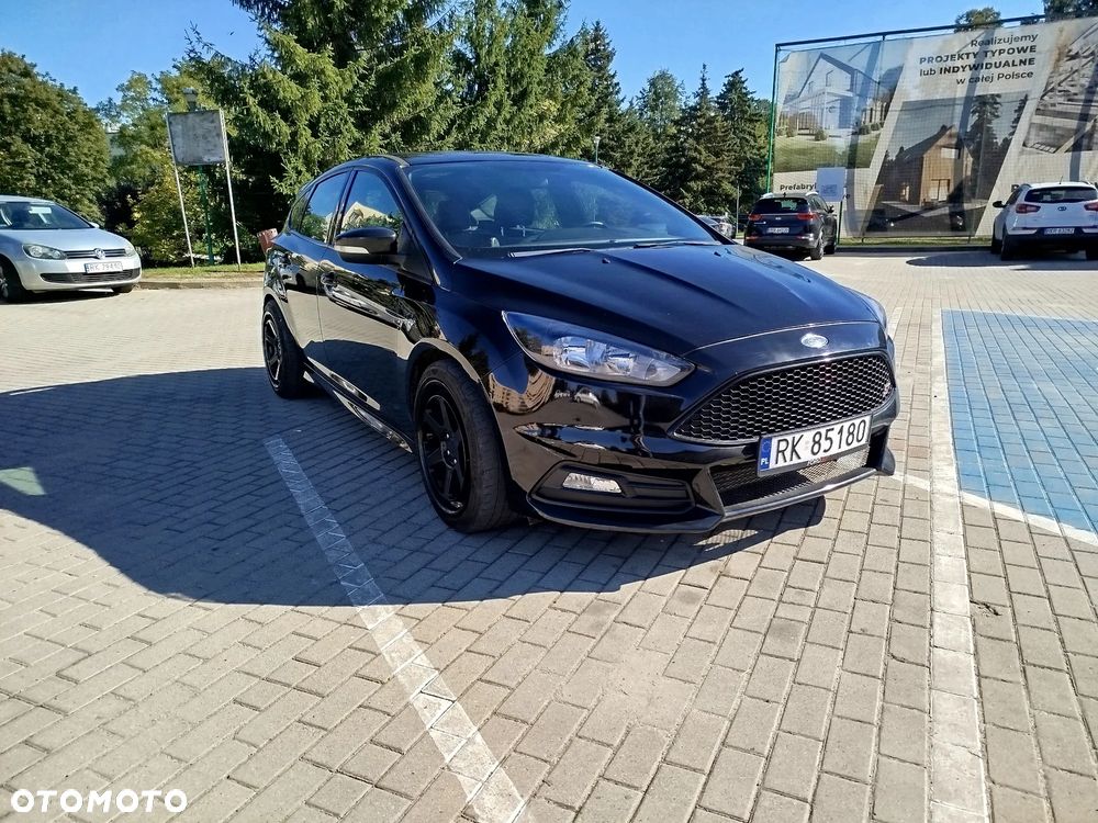 Ford Focus 2018 photo 2
