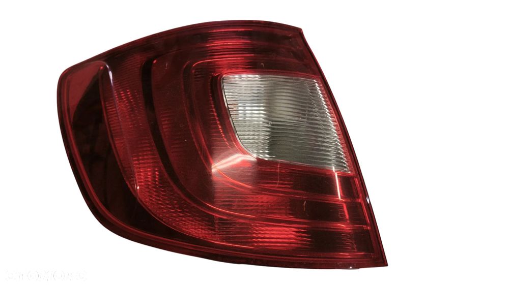 SKODA SUPERB II 10r KOMBI LAMPA LEWA TYLNA LEWY TYŁ - 1