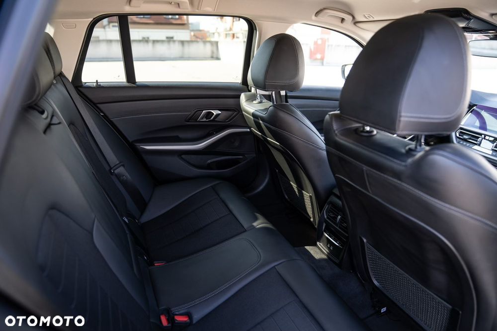 BMW Seria 3 - 10