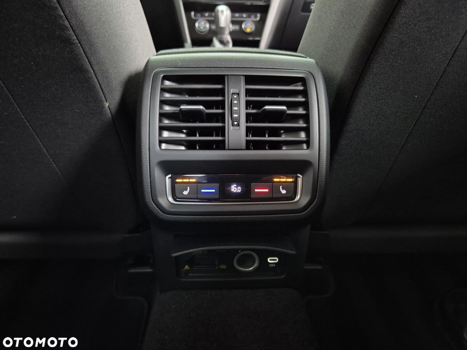 Volkswagen Arteon 2.0 TSI Essence DSG - 17