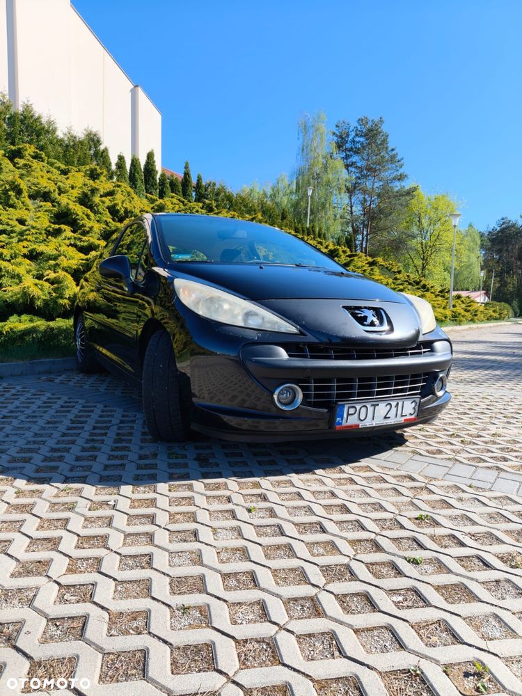 Peugeot 207 - 1