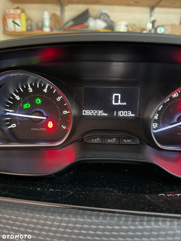 Peugeot 208 1.2 PureTech Allure - 17