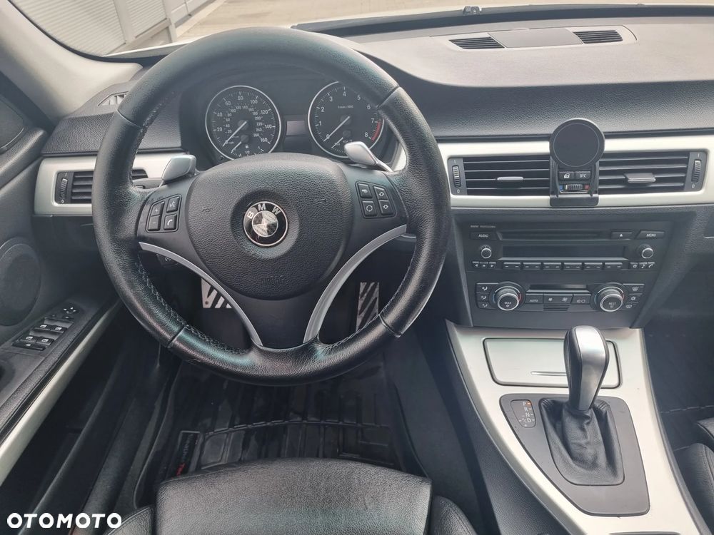 BMW Seria 3 335i - 15