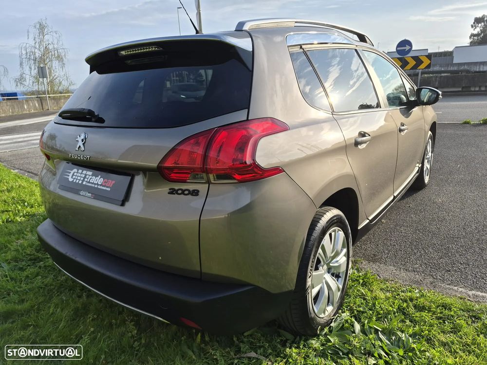 Peugeot 2008 1.2 PureTech Style - 6