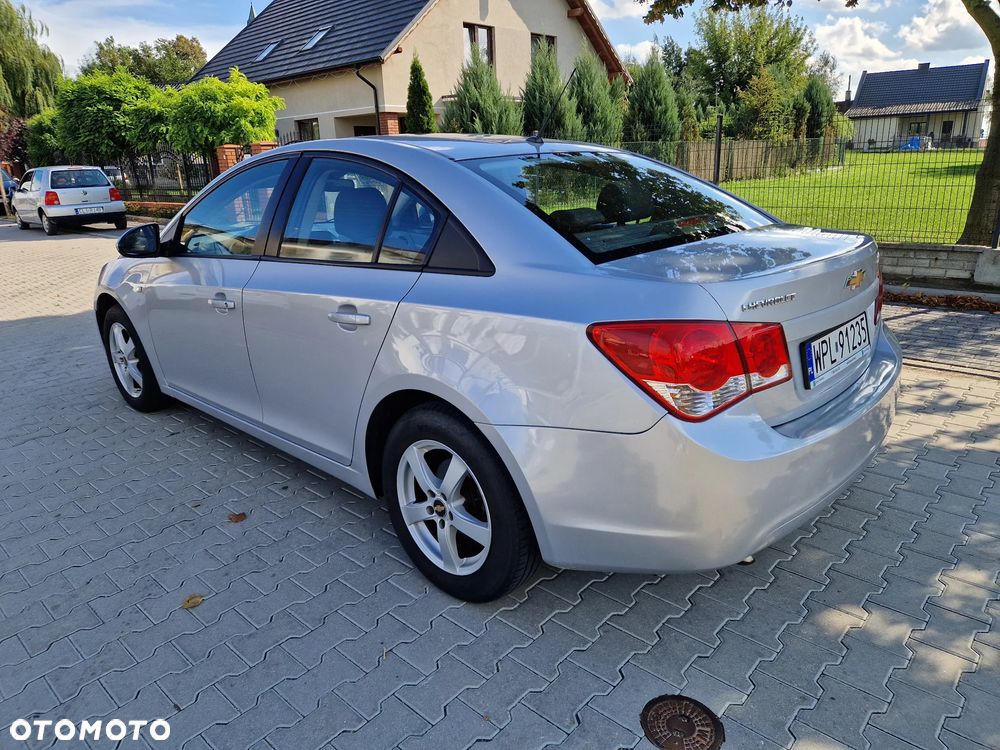 Chevrolet Cruze 1.6 LS - 7