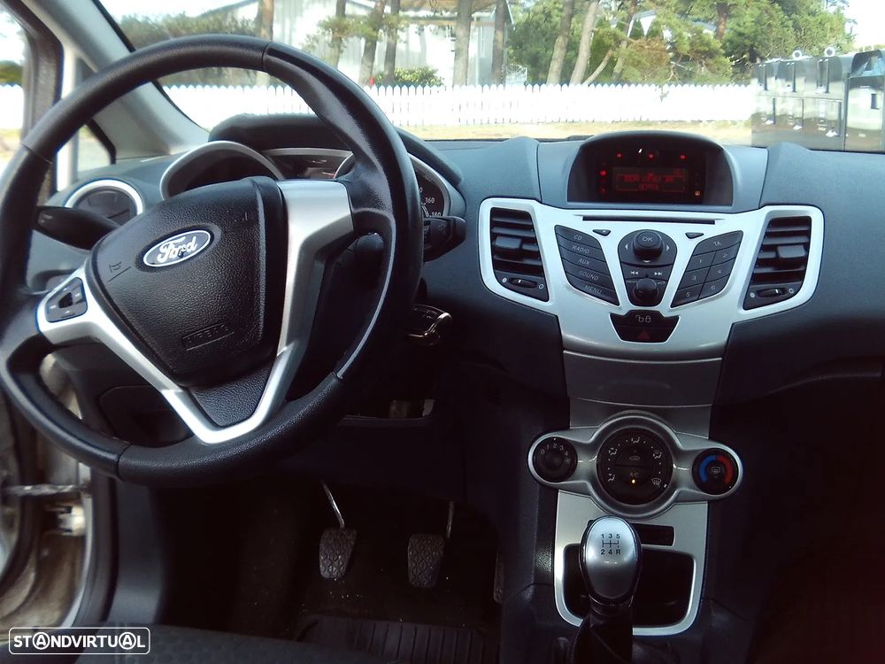 Ford Fiesta 1.4 TDCI Titanium - 5