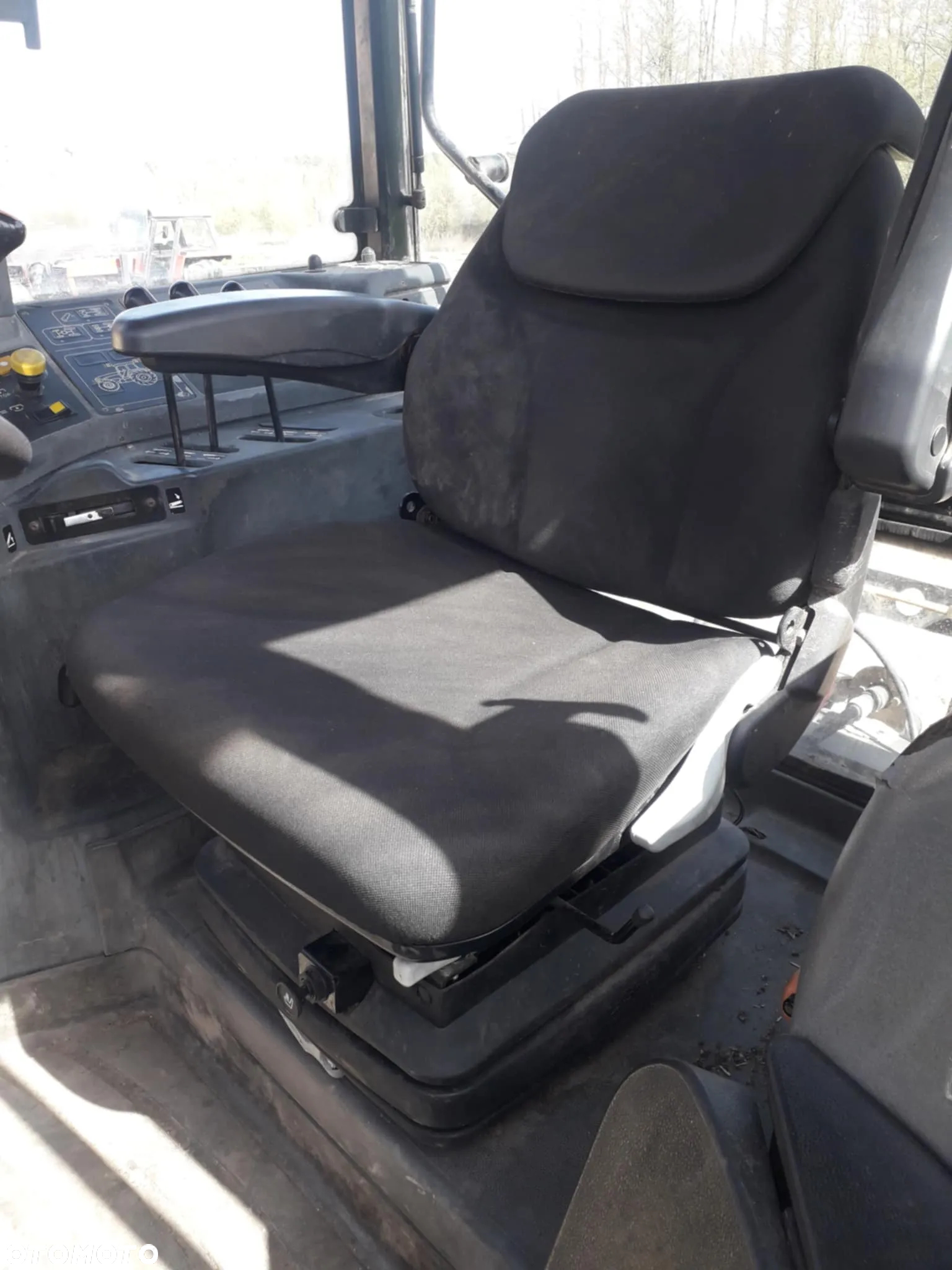 New Holland TM 190 - 18
