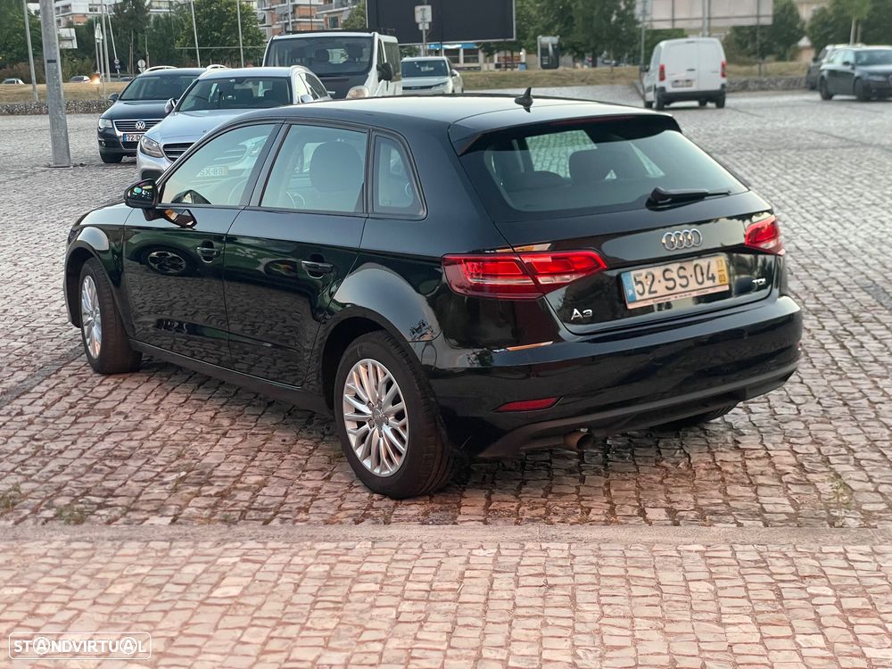 Audi A3 Sportback 1.6 TDI Sport - 4