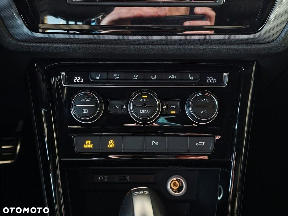 Volkswagen Touran - 22