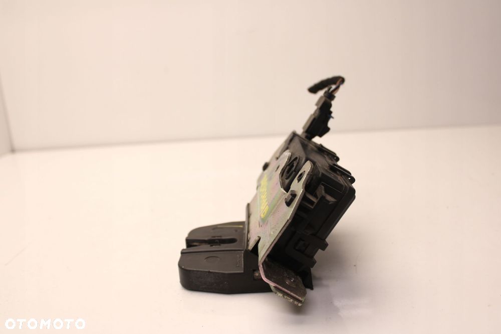 opel zafira b lift 08r- zamek klapy bagażnika tył tylny - 2