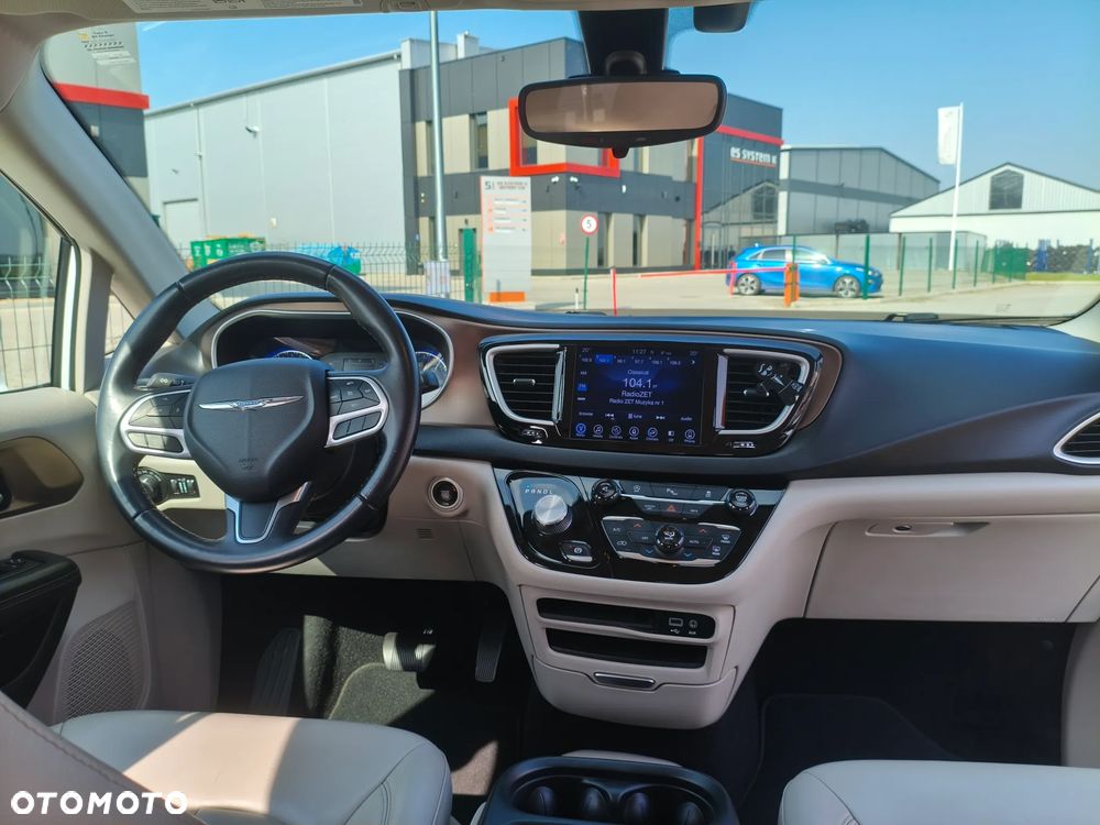 Chrysler Pacifica - 18
