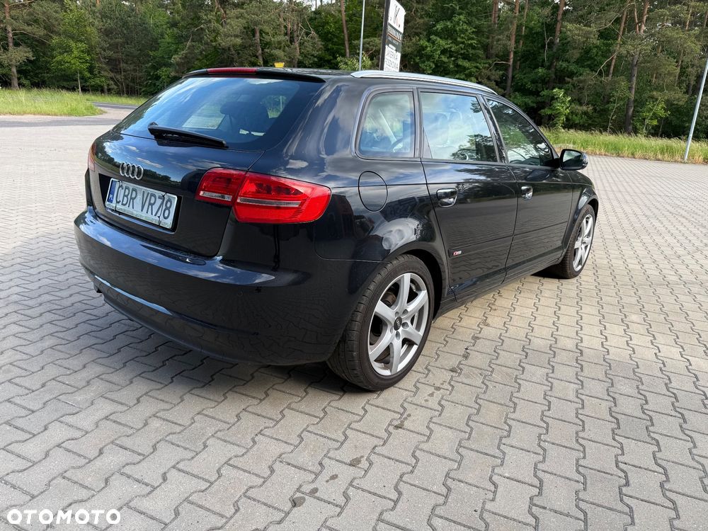 Audi A3 Sportback 1.6 TDI DPF Ambiente - 4