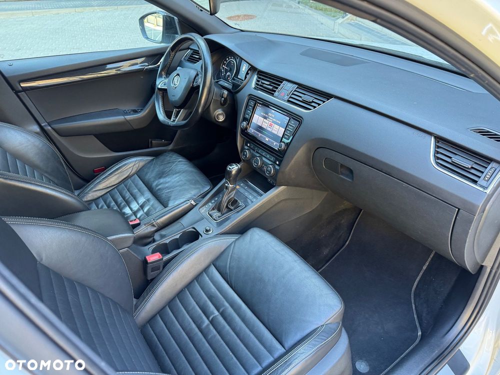 Skoda Octavia 2.0 TDI DSG RS - 24