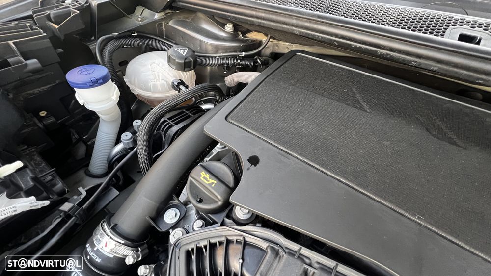 DS DS3 Crossback PureTech 130 Aut. PERFORMANCE LINE + - 28