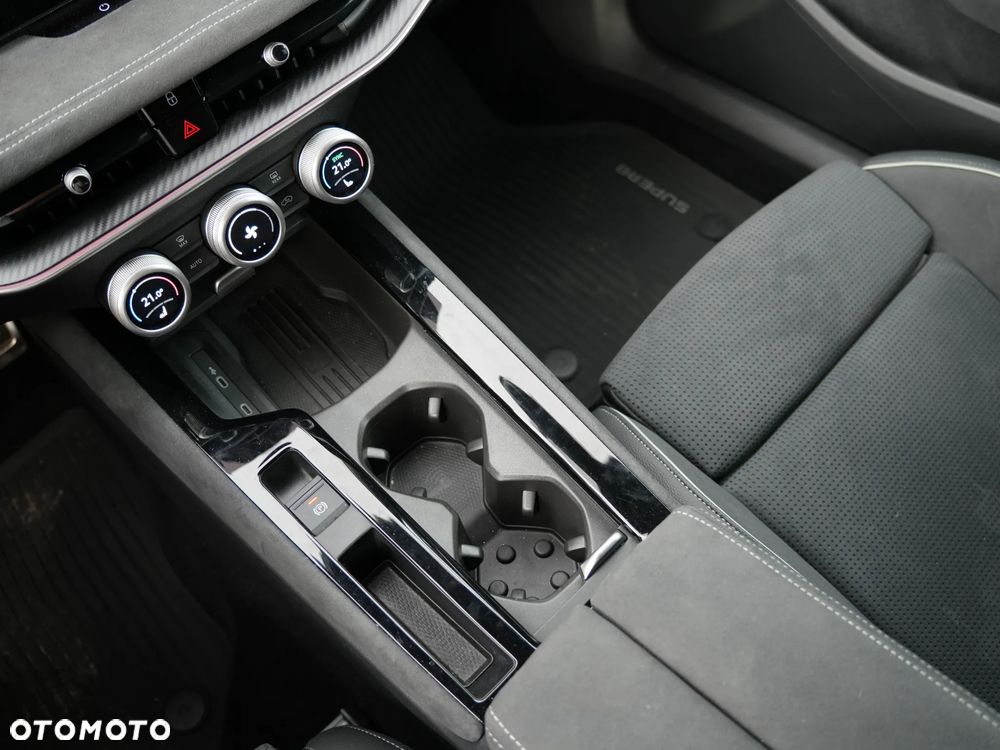 Skoda Superb 2.0 TDI SCR 4x4 Sportline DSG - 37